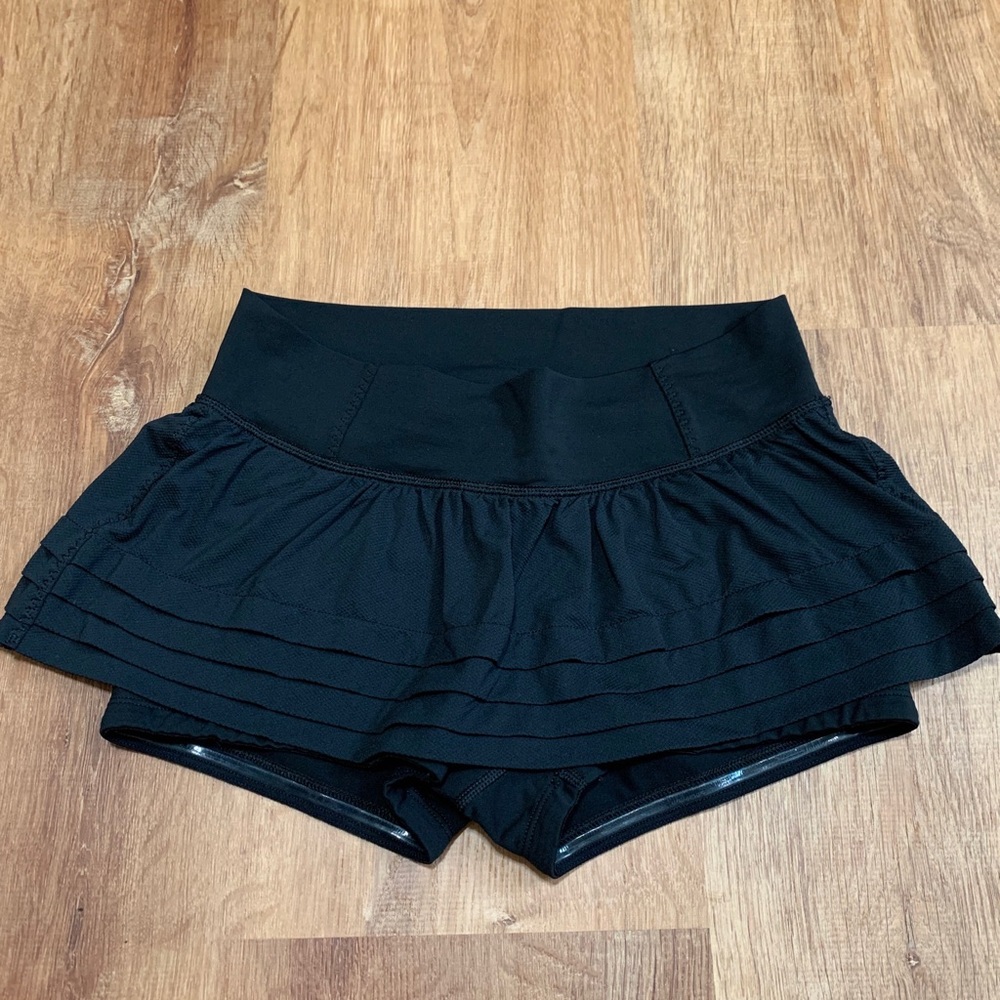 Lululemon skirt short size 6
